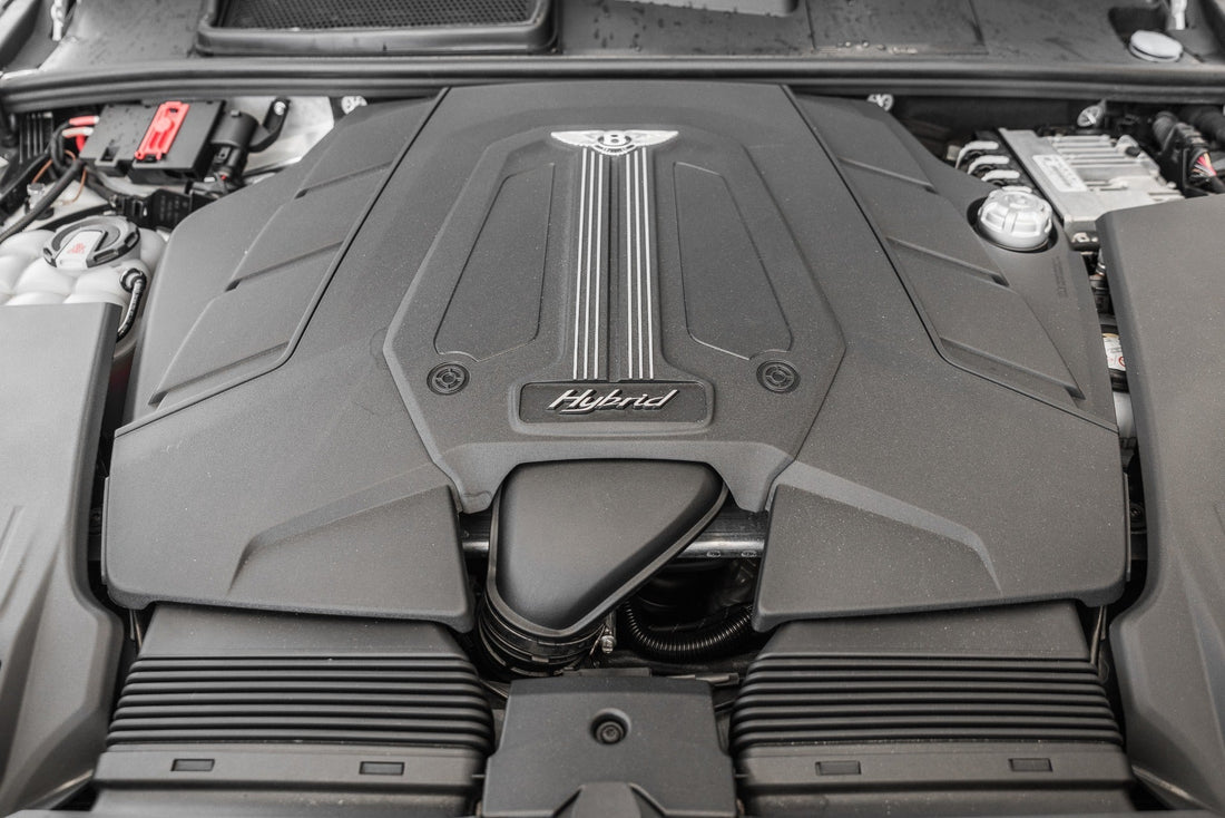Bentley Hybride en EV Reparatie: Waarom CARVOLT Uw Specialist Is!