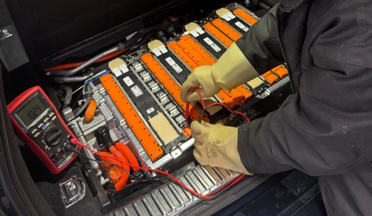 Porsche Cayenne – Accu Kortsluiting op Celniveau Opgelost door CARVOLT