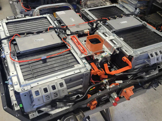 Chrysler Hybride en EV Reparatie: Waarom CARVOLT Uw Specialist Is!