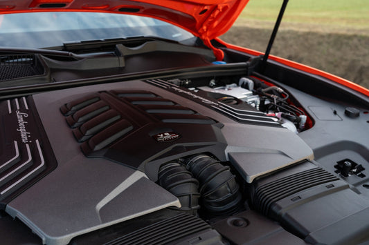 Lamborghini Hybride en EV Reparatie: Waarom CARVOLT Uw Specialist Is!