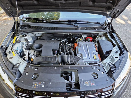 Dacia Hybride en EV Reparatie: Waarom CARVOLT Uw Specialist Is!