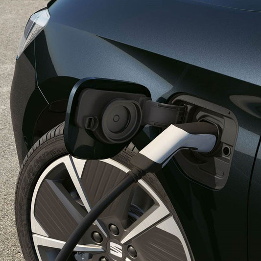 Seat Hybride en EV Reparatie: Waarom CARVOLT Uw Specialist Is!